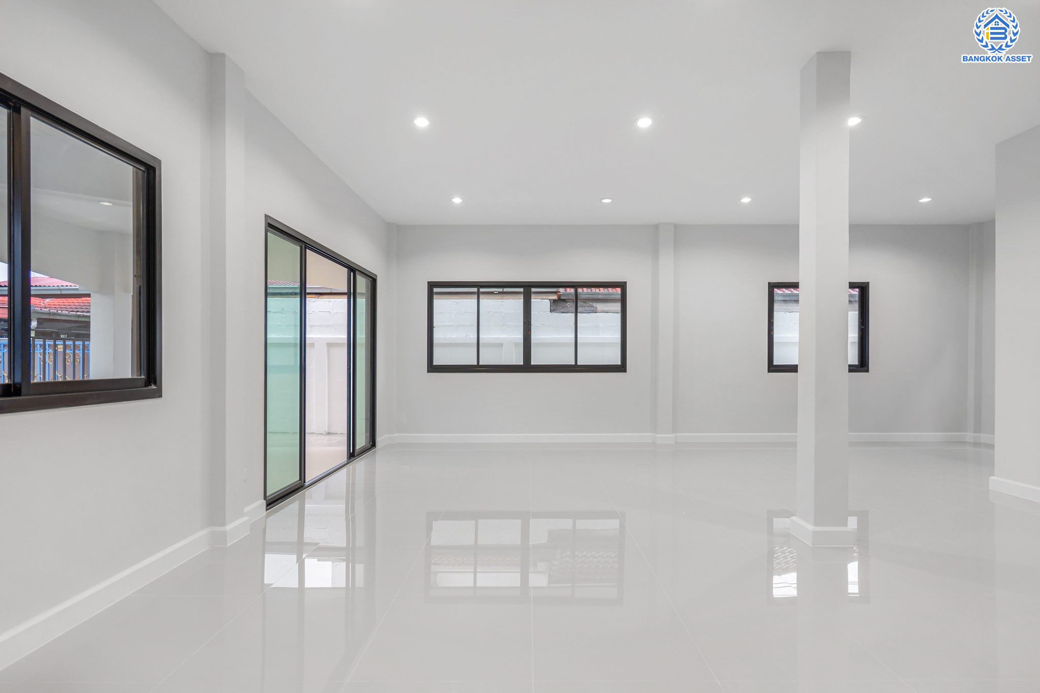 บ้านมือสองตกแต่งใหม่ ม.บ้านสาวิตรี พุทธมณฑลสาย3 หลังมุม เนื้อที่ 54.2 ตร.ว. ฟังก์ชัน 3 ห้องนอน 2 ห้องน้ำ จอดรถได้ 2 คัน บนทำเลใกล้ทางคู่ขนานลอยฟ้าบรมราชชนนี ม.มหิดล เซ็นทรัลศาลายา และรายล้อมด้วยสิ่งอำนวยความสะดวกครบ!…